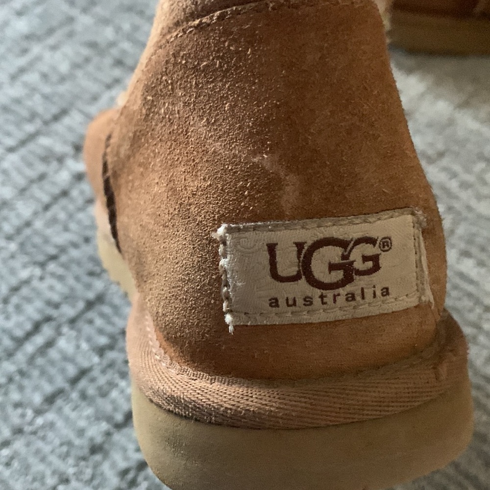 Bailey Button Chestnut Ugg- Tall - Picture 6 of 7